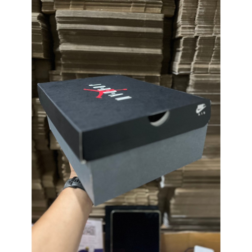 Hộp Đựng giày, dép NIKE JORDAN CHÍNH HÃNG MÀU ĐEN CÓ IN