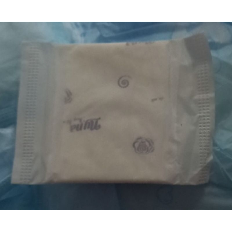 100 miếng băng vệ sinh hàng ngày