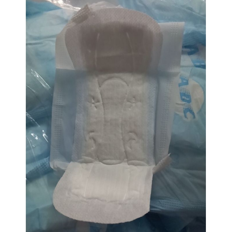 100 miếng băng vệ sinh hàng ngày