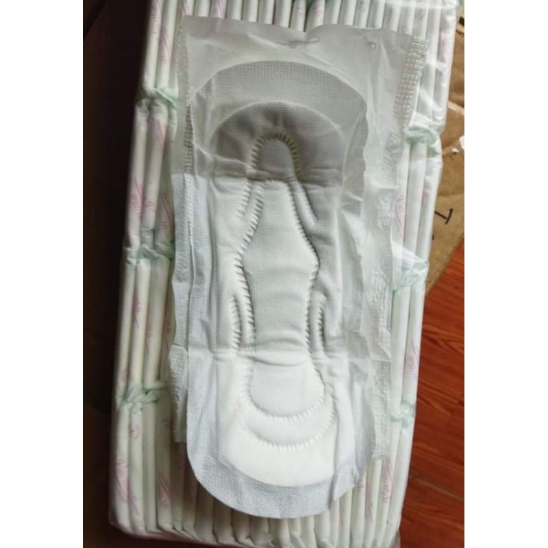 100 miếng băng vệ sinh hàng ngày