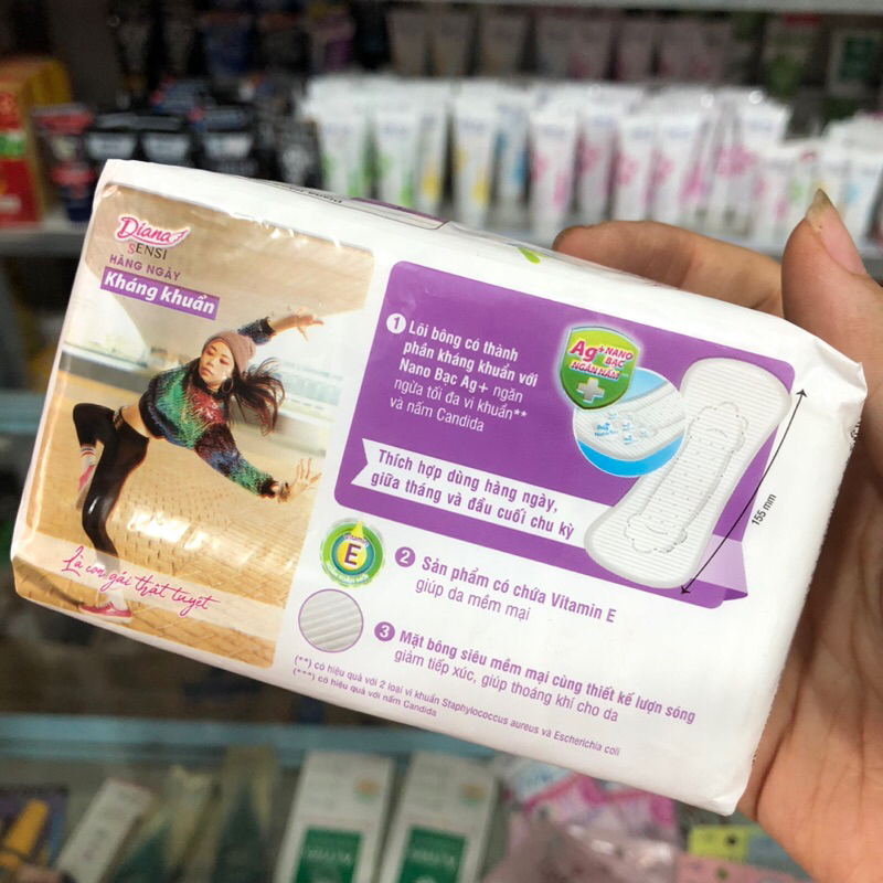 Băng vệ sinh Diana Sensi hằng ngày - kháng khuẩn 15.5cm bịch 20 miếng