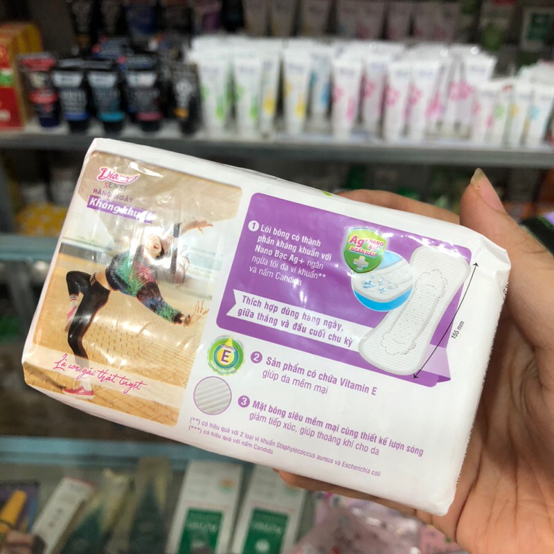 Băng vệ sinh Diana Sensi hằng ngày - kháng khuẩn 15.5cm bịch 20 miếng