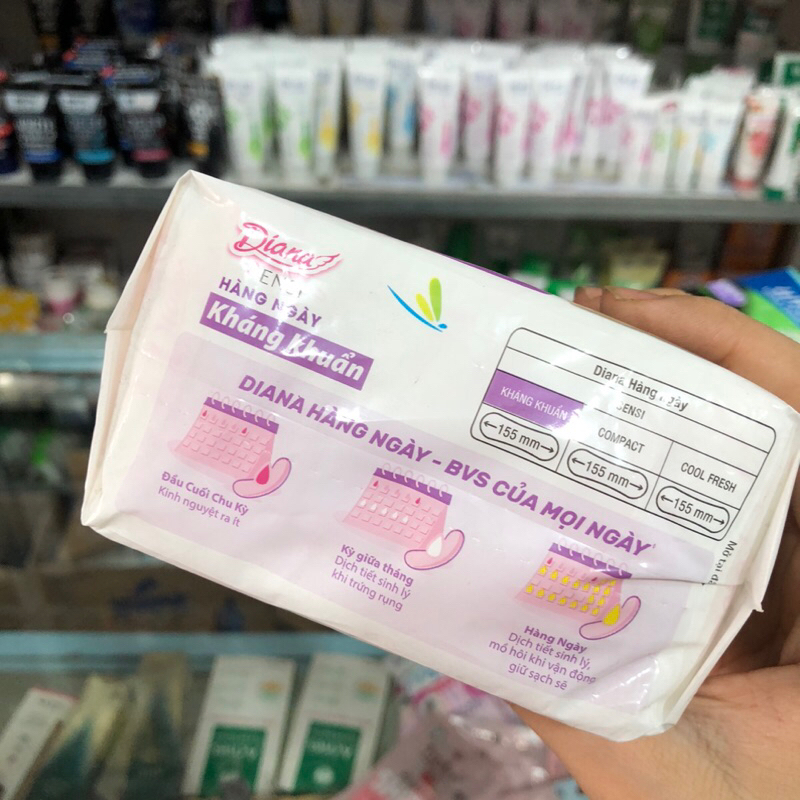 Băng vệ sinh Diana Sensi hằng ngày - kháng khuẩn 15.5cm bịch 20 miếng