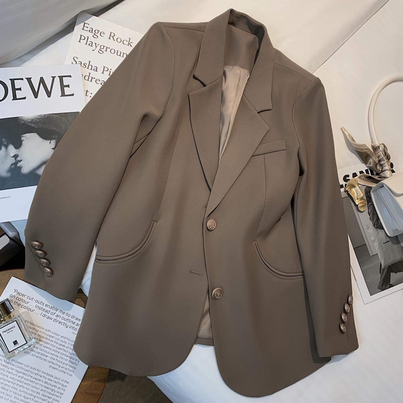 Áo blazer cao cấp có đệm vai cúc đồng