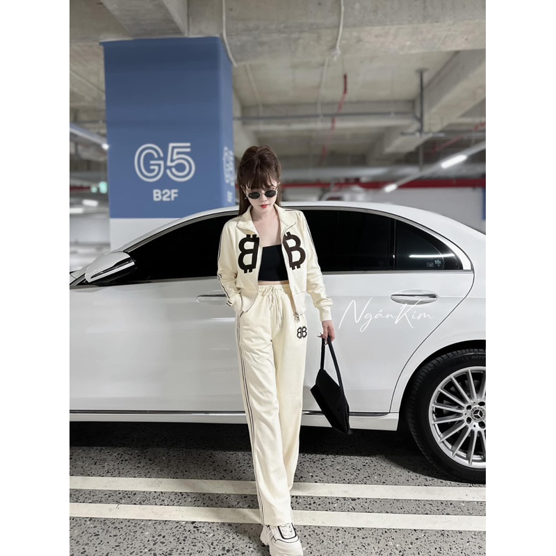 Bộ thể thao thêu nổi