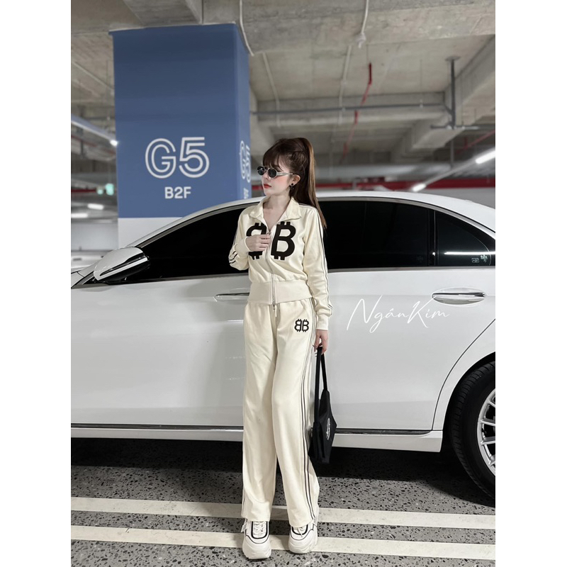 Bộ thể thao thêu nổi