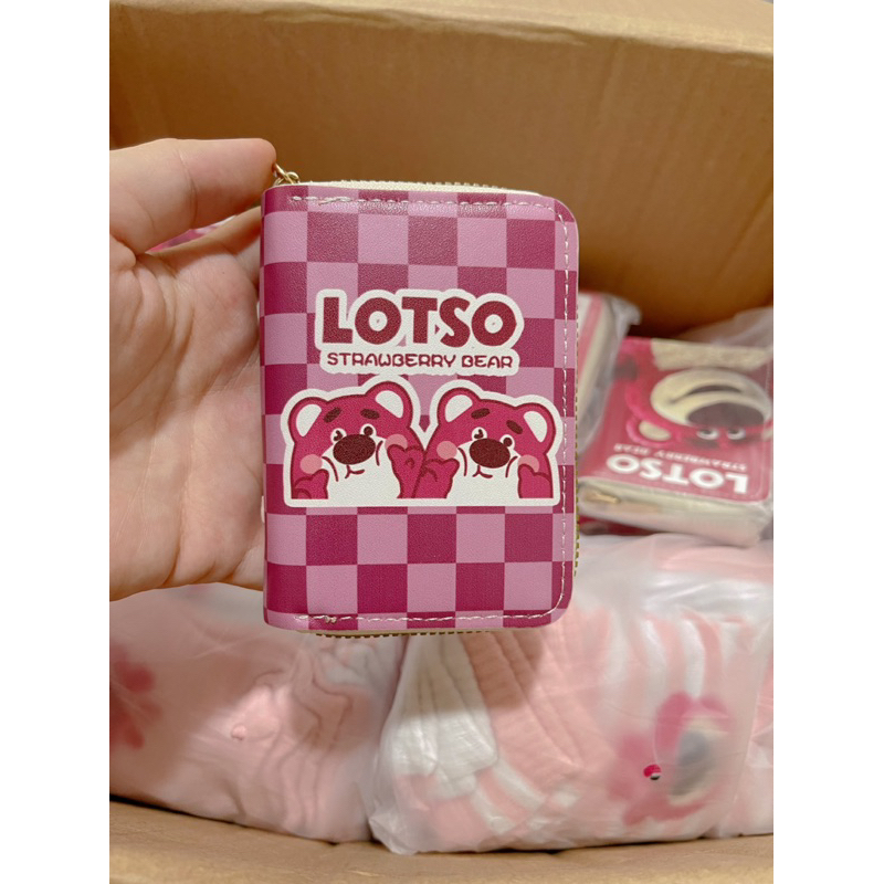 Ví mini nhiều ngăn họa tiết gấu dâu lotso đáng yêu.