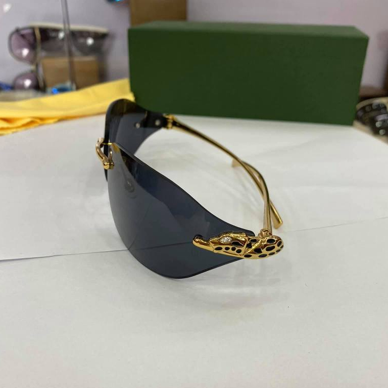 KÍNH CATIER HÀNG CHÍNH HÃNG ĐÃ QUA SỬ DỤNG. TRÒNG THỦY TINH CHỐNG UV. THỜI TRANG DÀNH CHO CẢ NAM VÀ NỮ