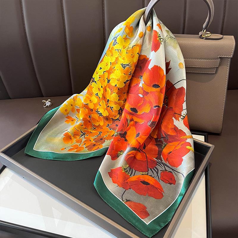 Khăn lụa vuông họa tiết bông hoa 70x70cm THYTHY STORE