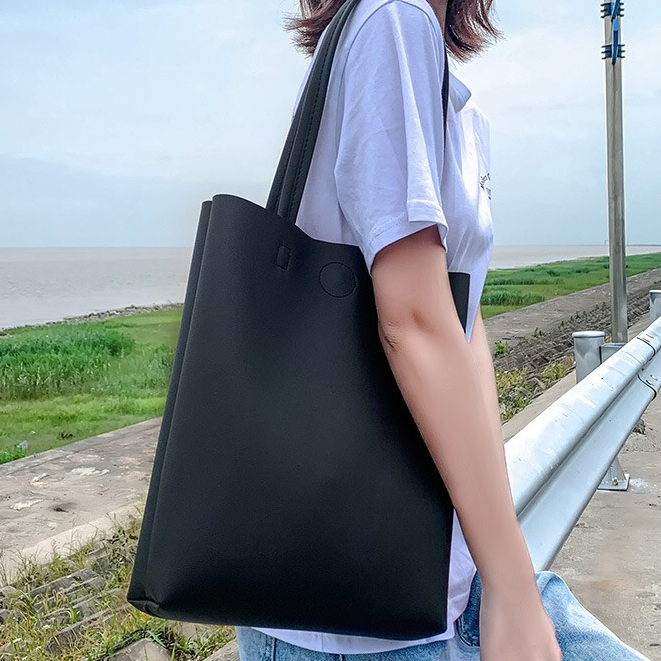 Túi tote da đeo chéo vừa A4 - QUAI DA HÀN QUỐC PHỐI VIỀN ĐINH MÀU ĐEN tui xách công sở SL
