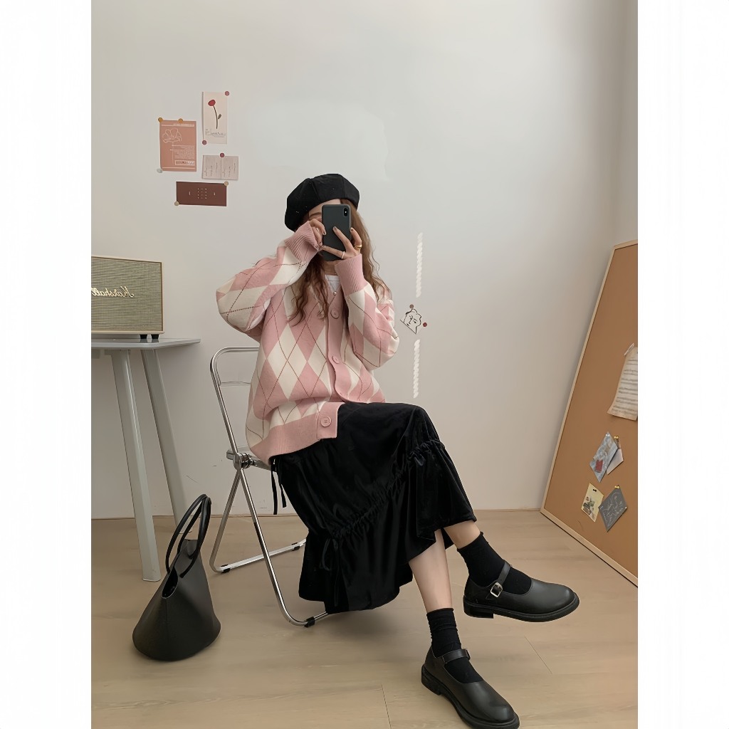 Áo Khoác Cardigan Nỉ Họa Tiết Kẻ Ô Trám 2 Màu Đen Hồng