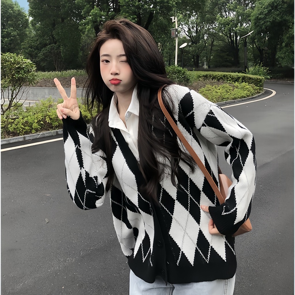 Áo Khoác Cardigan Nỉ Họa Tiết Kẻ Ô Trám 2 Màu Đen Hồng