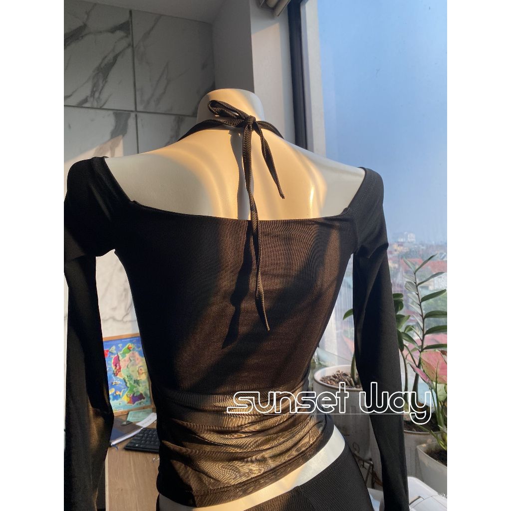 Áo Croptop Thun Tay Dài Dáng Ôm Hở Vai Chống Nắng Màu Đen Thời Trang Quyến Rũ Cho Nữ