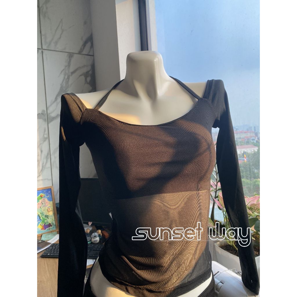 Áo Croptop Thun Tay Dài Dáng Ôm Hở Vai Chống Nắng Màu Đen Thời Trang Quyến Rũ Cho Nữ