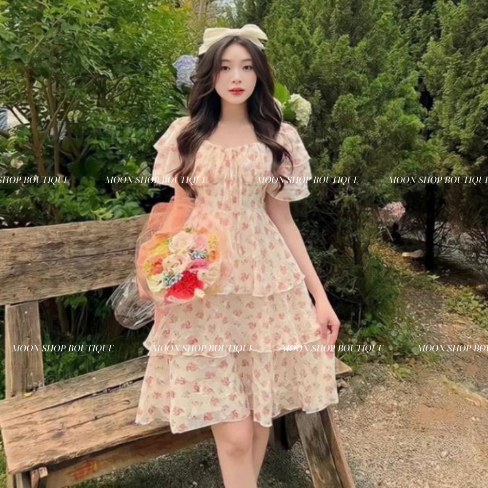 Váy hoa nhí màu hồng xếp ly tầng bèo tay cổ vuông, váy dáng xoè dễ thương ngọt ngào