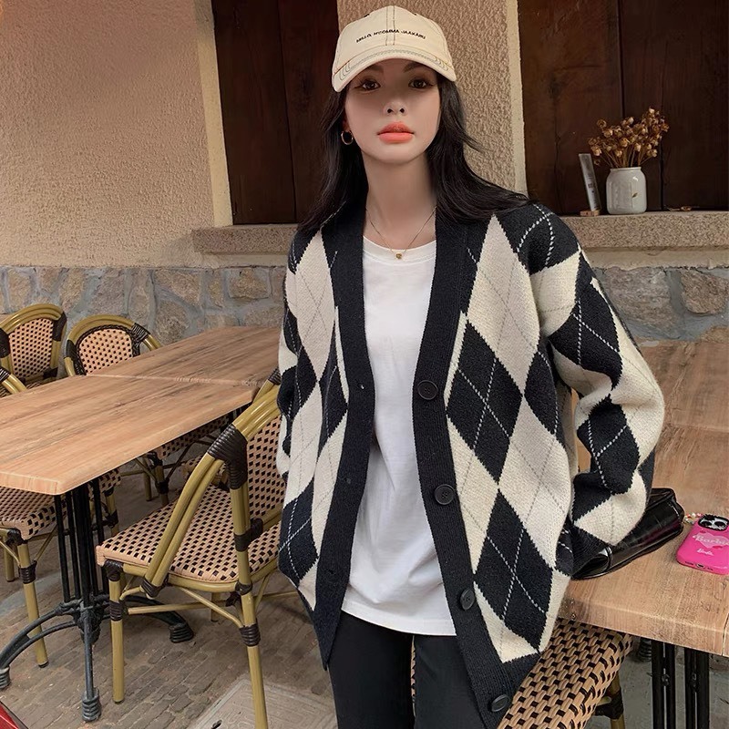 Áo khoác cardigan Forgirlstudio dáng rộng họa tiết kẻ trám đen hồng phong cách Hàn Quốc FG017