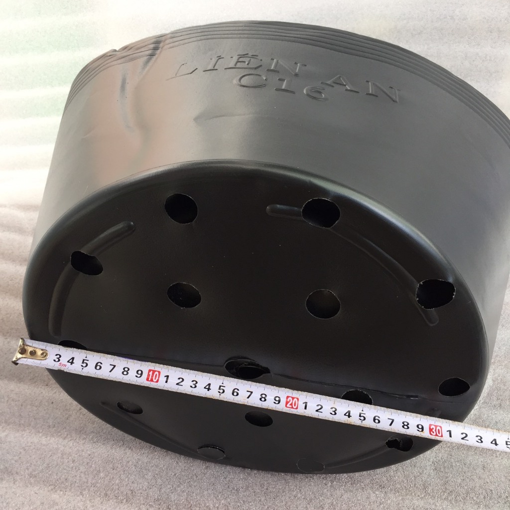 Chậu nhựa đen C16