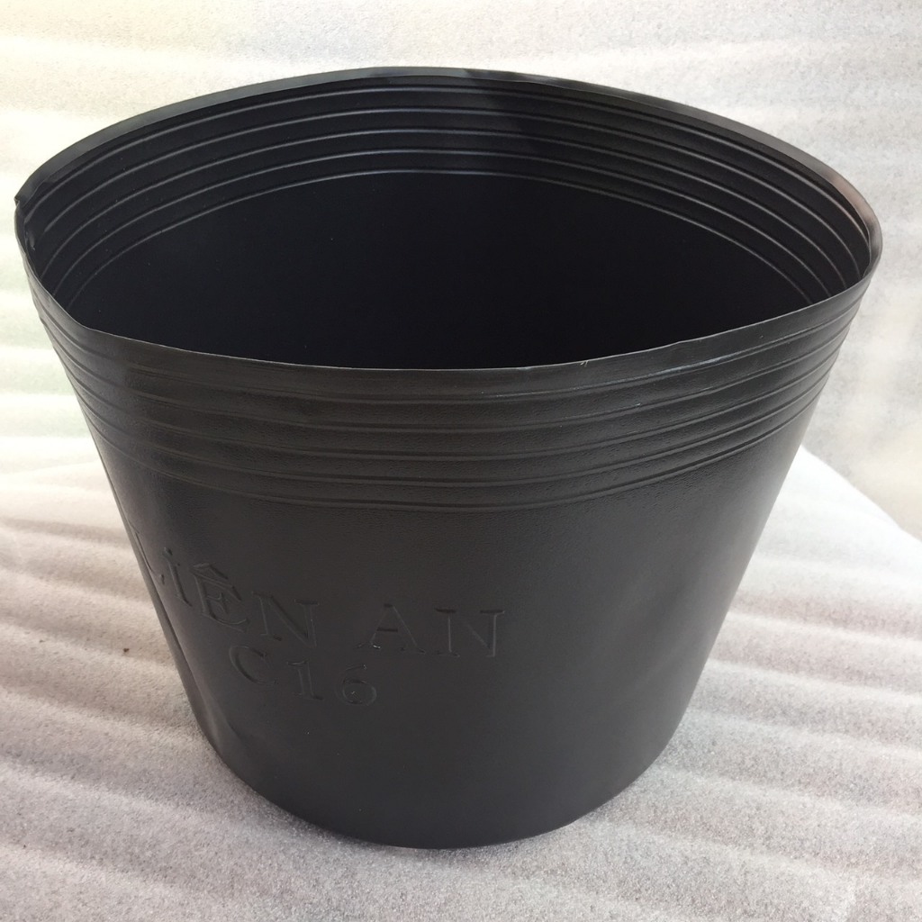 Chậu nhựa đen C16