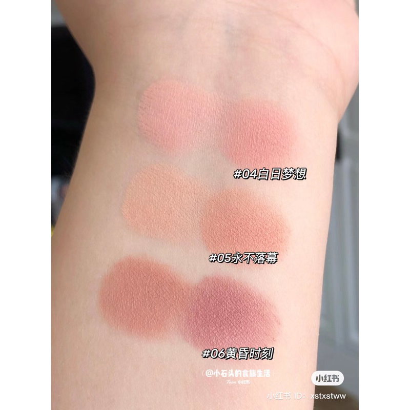 Phấn má hồng Flower Knows dòng Circus