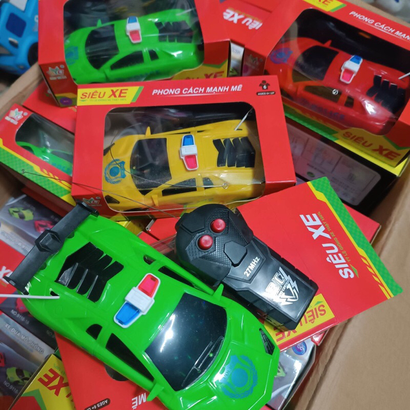 Đồ Chơi Xe Hơi Điều Khiển Có Remote Cho Bé Giao Màu Ngẫu Nhiên