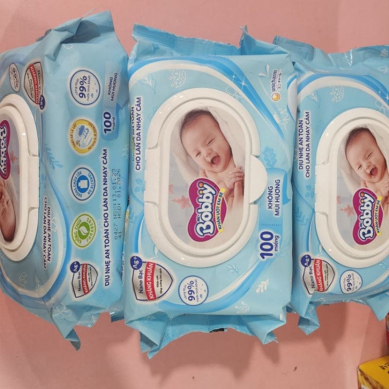 Khăn ướt Bobby Không Mùi Gói 100 Tờ
