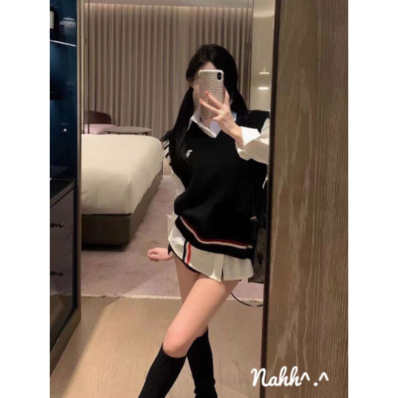 Áo Gile form rộng thêu ngực