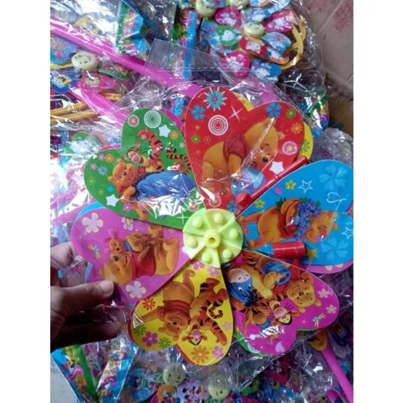 Chong chóng cầm tay hoạt hình