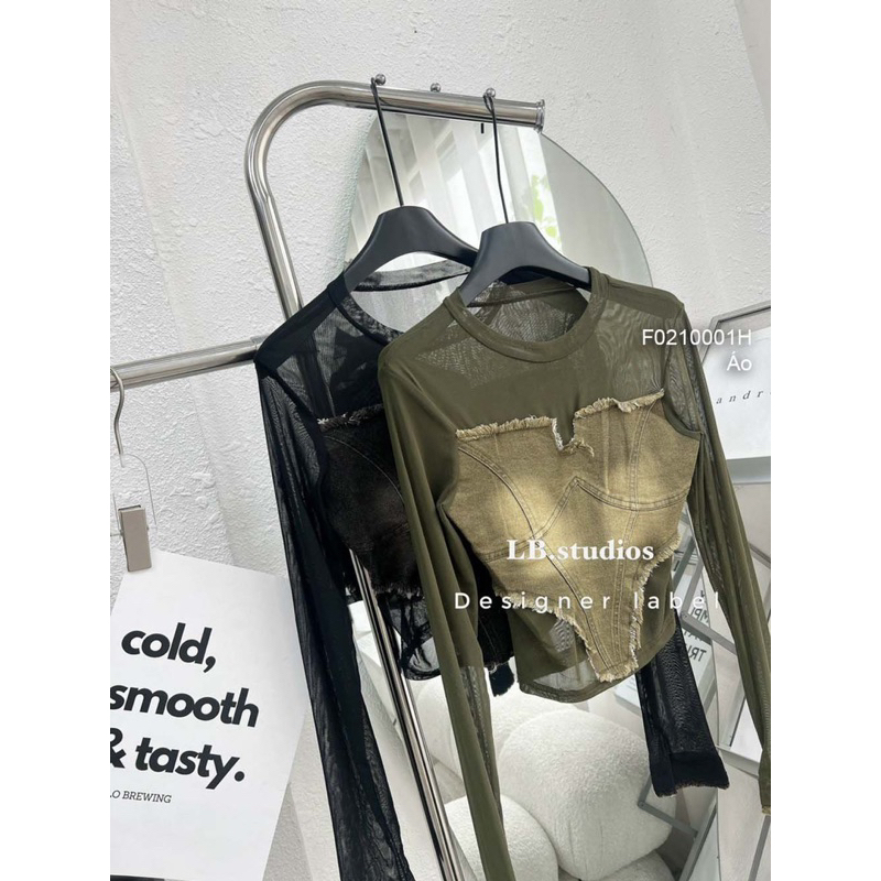 Áo thun tay dài croptop ngực đắp hình jean viền tua rua sang trọng VIENS STORE
