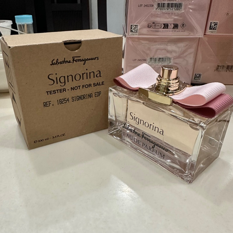 Nước hoa Salvatore Ferragamo Signorina EDP 100ml. Tester FGM41254