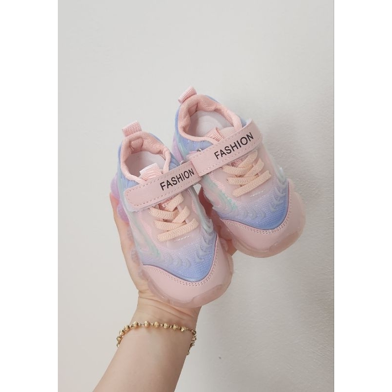 Giày Tập Đi Cho Bé- Giày Thể Thao Đế Đèn Led Cho Bé