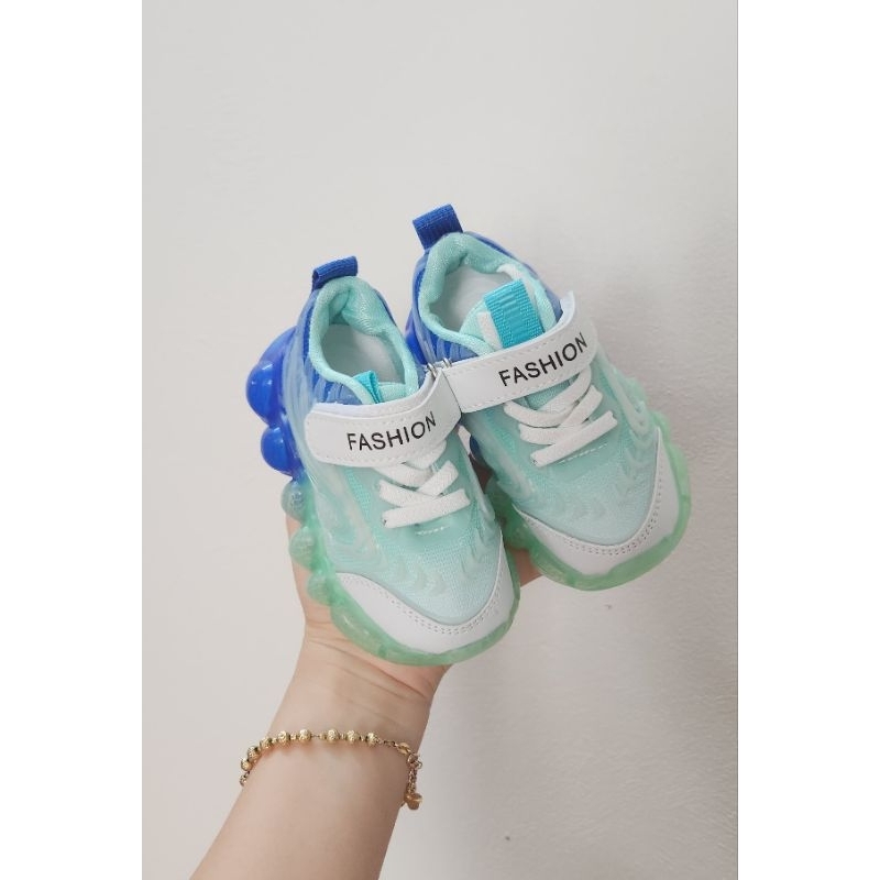 Giày Tập Đi Cho Bé- Giày Thể Thao Đế Đèn Led Cho Bé