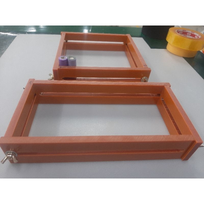 Khuôn đóng pin 18650