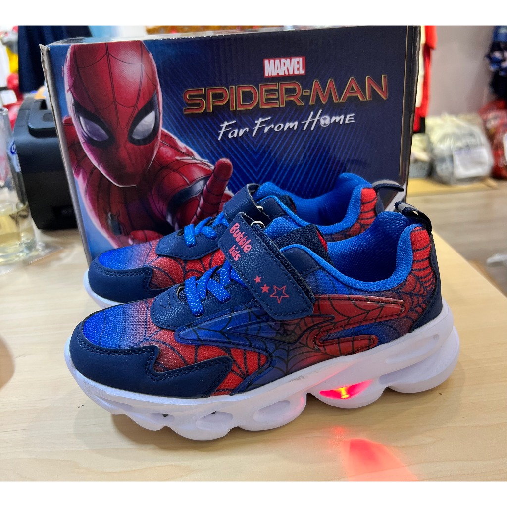 Các mẫu giày sneaker thể thao Spiderman, Captain hàng xuất có đèn nháy dành cho bé trai.