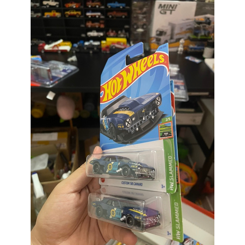 Mô hình xe Custom '68 Camaro chính hãng Hot Wheels tỉ lệ 1:64