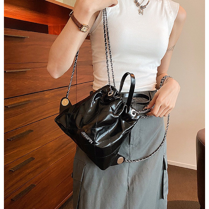 Túi xách nữ đeo chéo khoác vai kiểu balo hàng QCCC