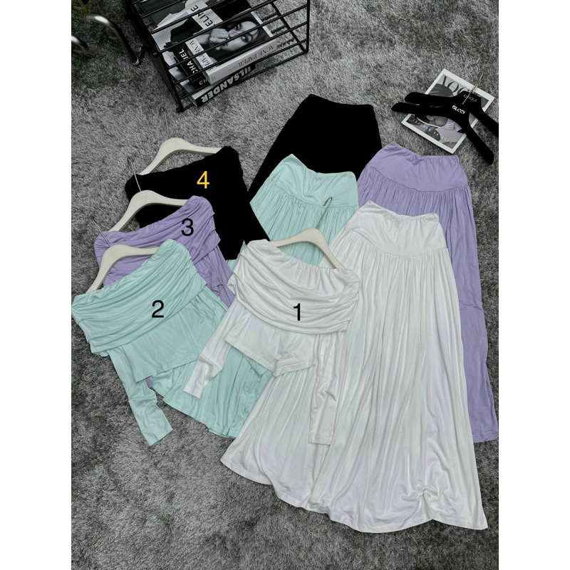 Set áo tay dài trễ vai phối chân váy xoè