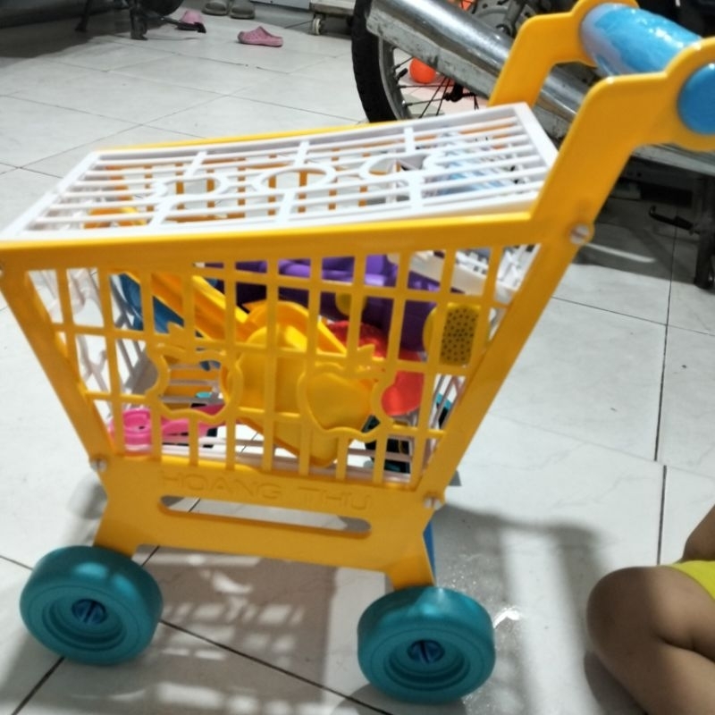 Xe đẩy siêu thị, có nhạc ,kèm nhiều chi tiết để bé chơi cát, ảnh thật