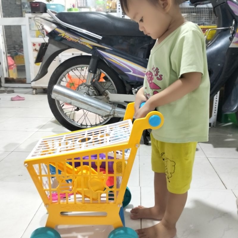 Xe đẩy siêu thị, có nhạc ,kèm nhiều chi tiết để bé chơi cát, ảnh thật