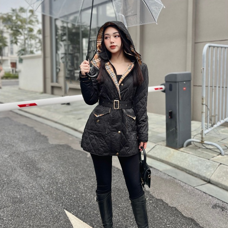 Áo Phao nữ BBR trần trám dáng lỡ có đai eo túi hộp nắp túi phối kẻ trần bông hàng QUẢNG CHÂU cao cấp thu đông 2023