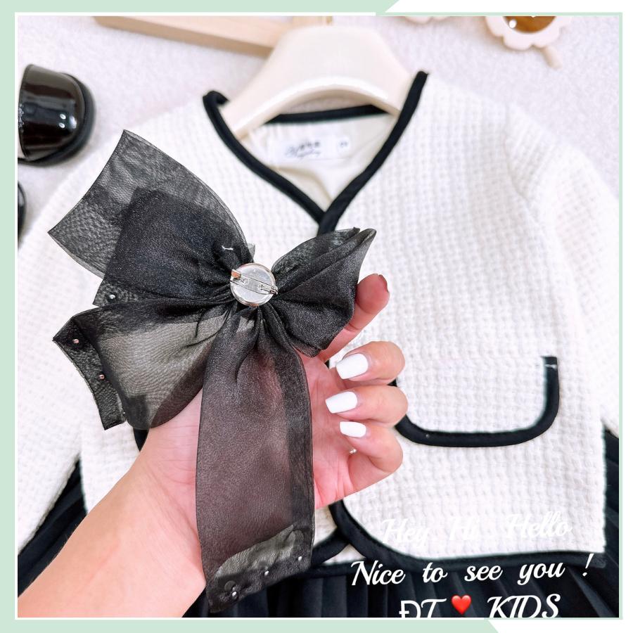 Áo khoác dạ tweed dài tay nơ ngọc kèm chân váy xếp ly hai tầng cho bé gái BBG111