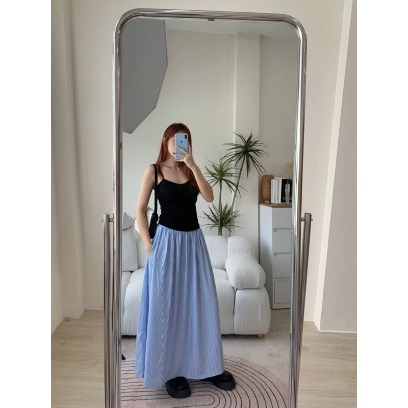 Chân váy mùa thu cạp cao eo thon, có túi phong cách Hàn Quốc.