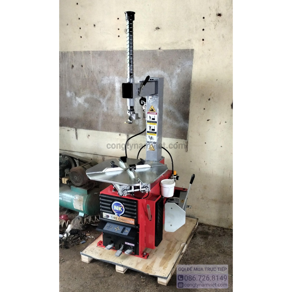 Máy tháo vỏ xe, máy ra vào lốp xe tay ga, xe máy, ô tô NK NK318E
