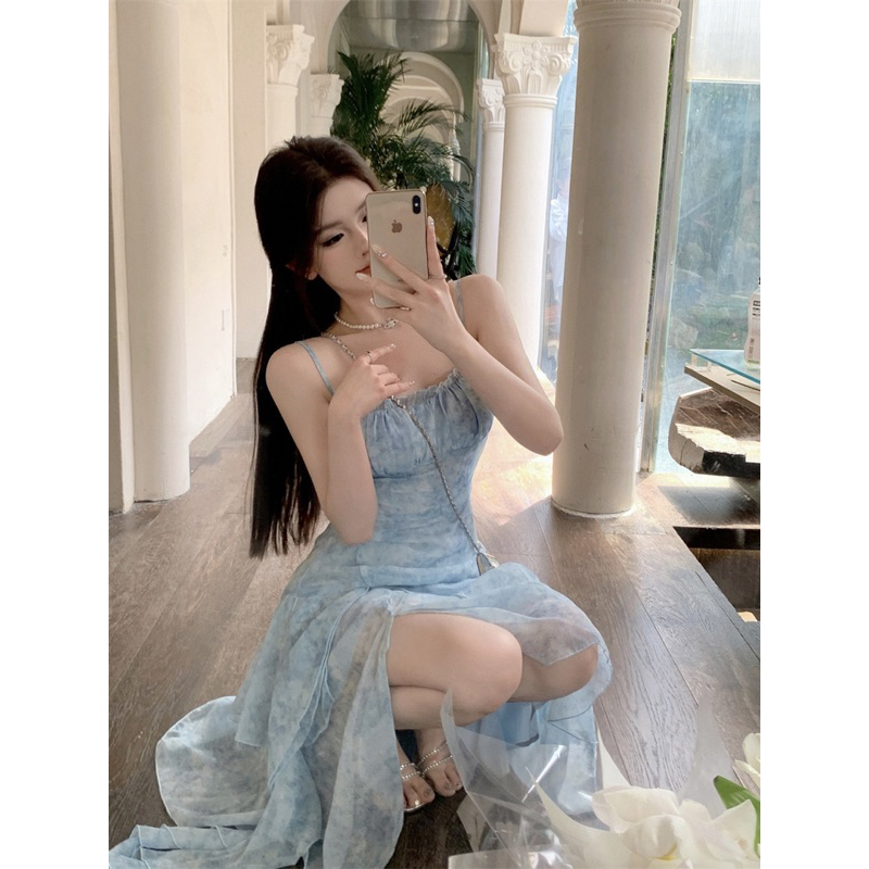 Váy 2 dây xẻ tà