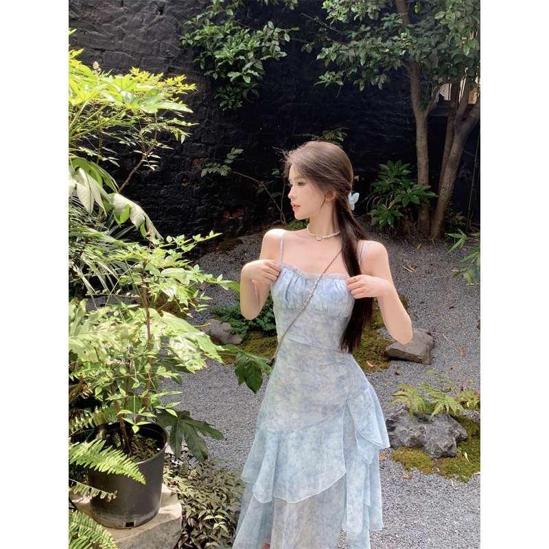 Váy 2 dây xẻ tà