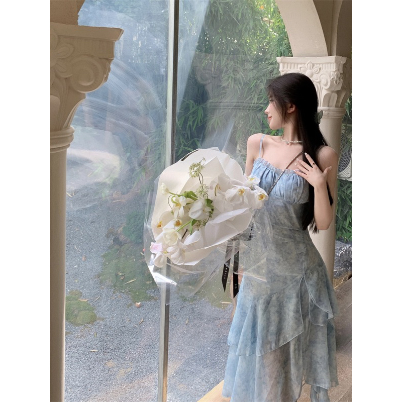 Váy 2 dây xẻ tà