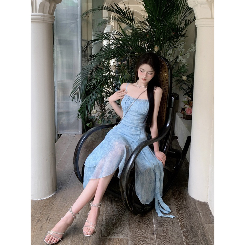 Váy 2 dây xẻ tà