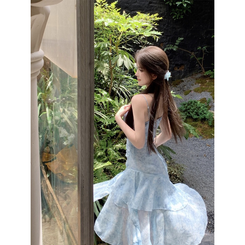 Váy 2 dây xẻ tà