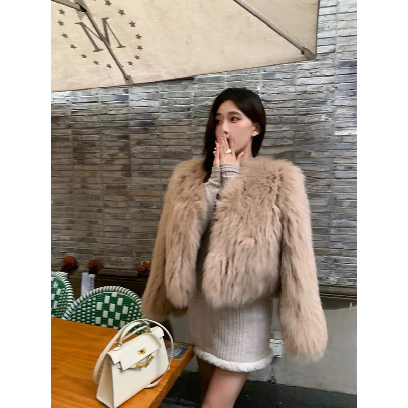 Set áo len dài tay cài cúc xéo + chân đầm cạp cao phối lông