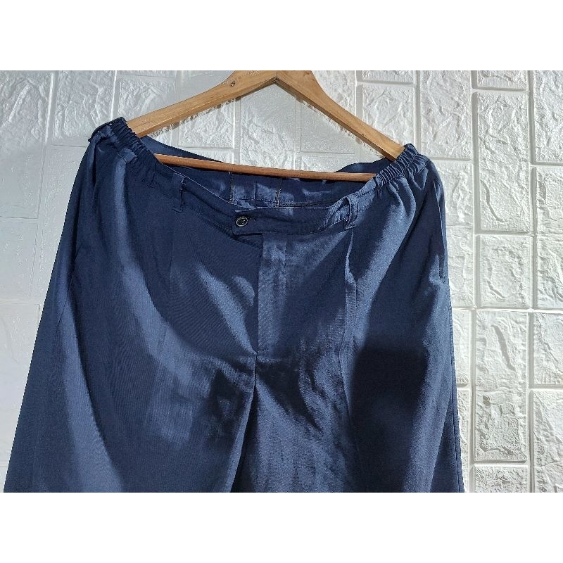 Quần dài nam 1 size L.