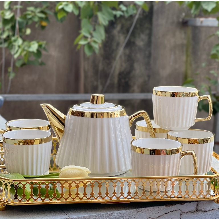 Bộ Ấm Trà Sứ AB FAMILY Màu Trắng Phong Cách Châu Âu Viền Vàng Kèm Khay Sứ Cao Cấp